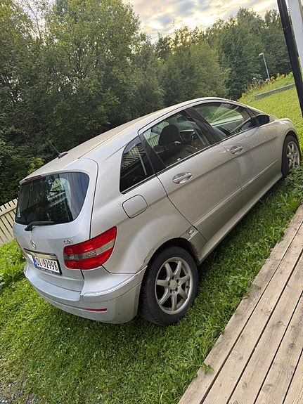 Mercedes-Benz B180 d 5 of 18