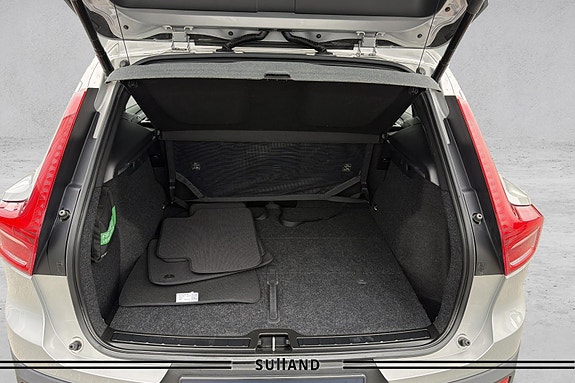 Volvo XC40 18 of 28