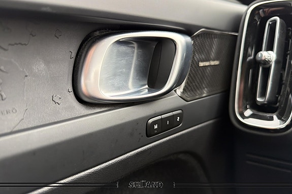 Volvo XC40 27 of 28