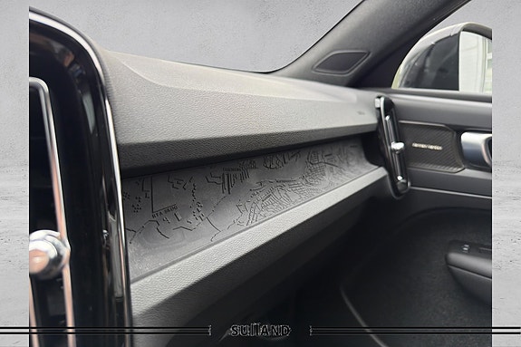 Volvo XC40 23 of 28