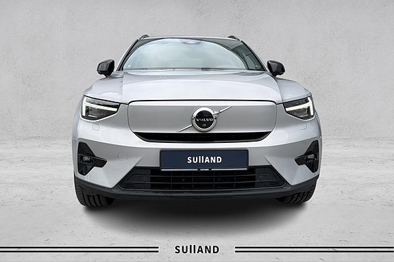 Volvo XC40 8 of 28