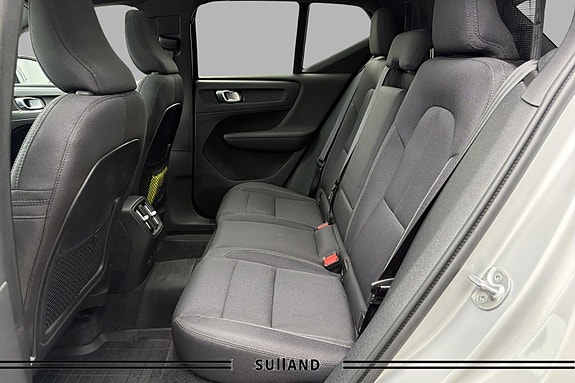 Volvo XC40 16 of 28