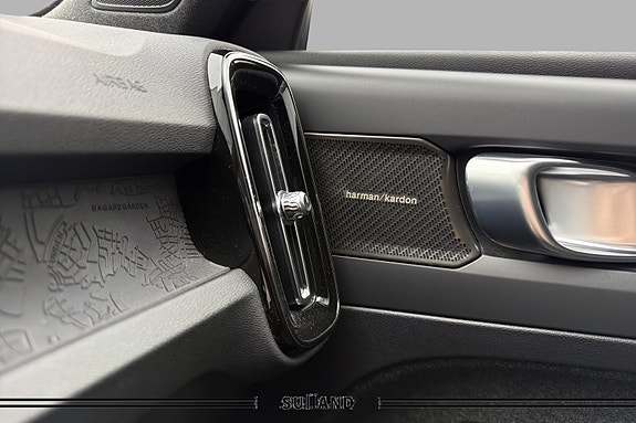 Volvo XC40 24 of 28