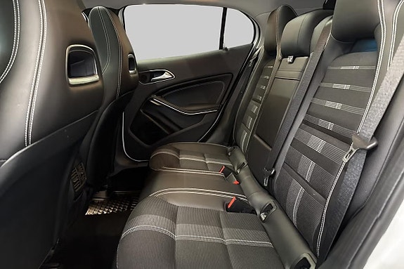 Mercedes-Benz GLA180 12 of 14