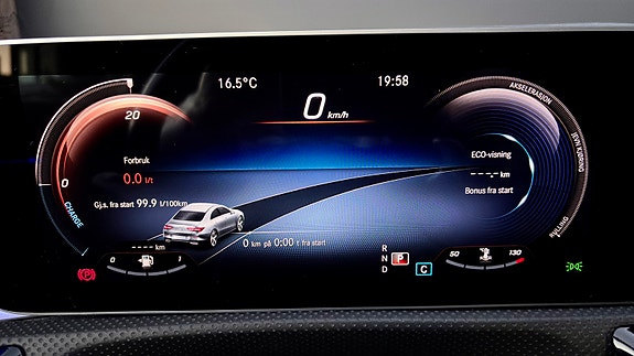 Mercedes-Benz CLA180 13 of 15