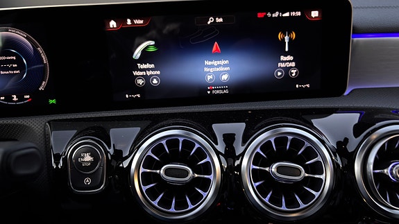 Mercedes-Benz CLA180 14 of 15