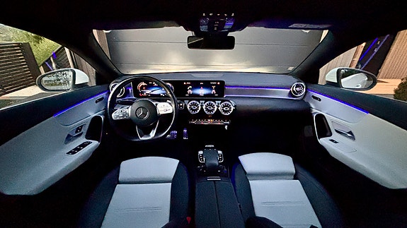 Mercedes-Benz CLA180 9 of 15