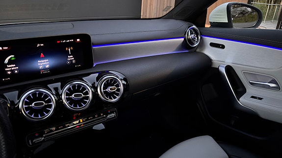 Mercedes-Benz CLA180 12 of 15