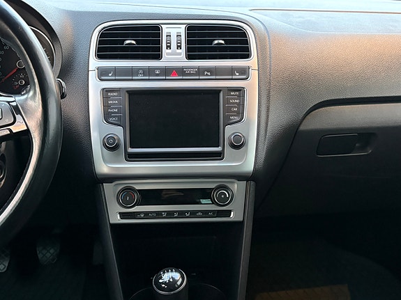 Volkswagen Polo 8 of 23