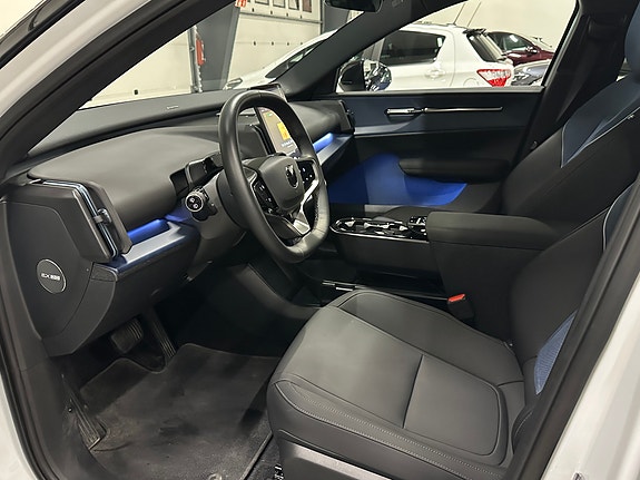 Volvo EX30 22 of 30