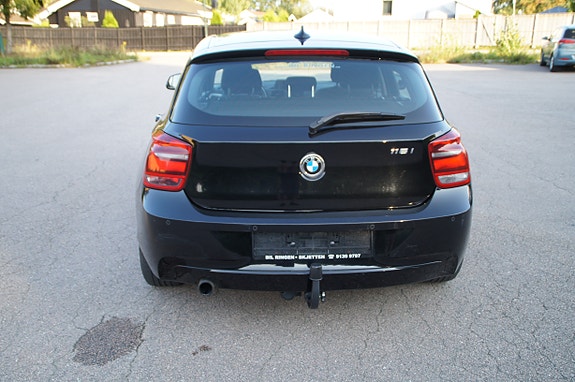 BMW 116i 4 of 28