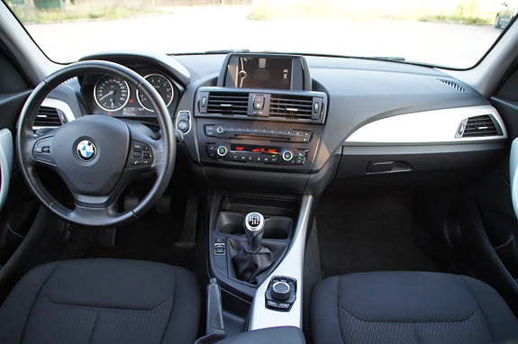 BMW 116i 24 of 28