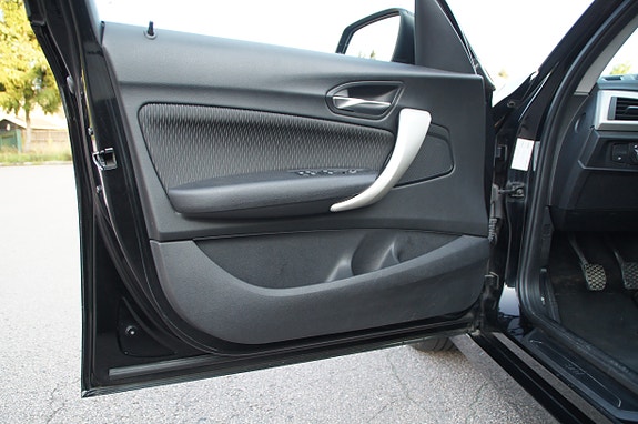 BMW 116i 9 of 28