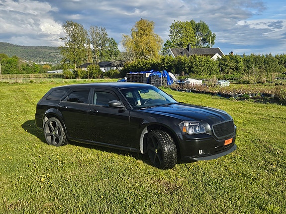 Dodge Magnum 2 of 30