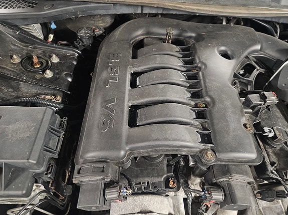 Dodge Magnum 5 of 30