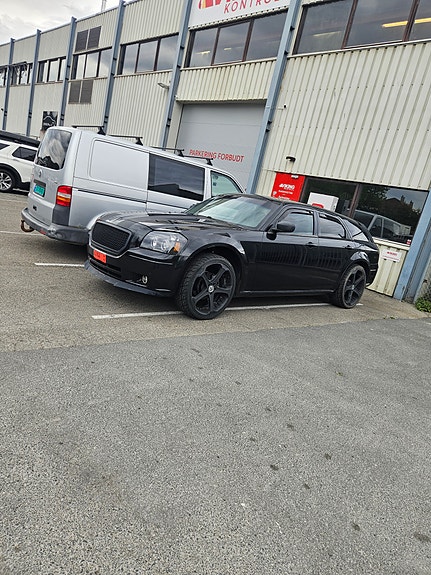 Dodge Magnum 4 of 30