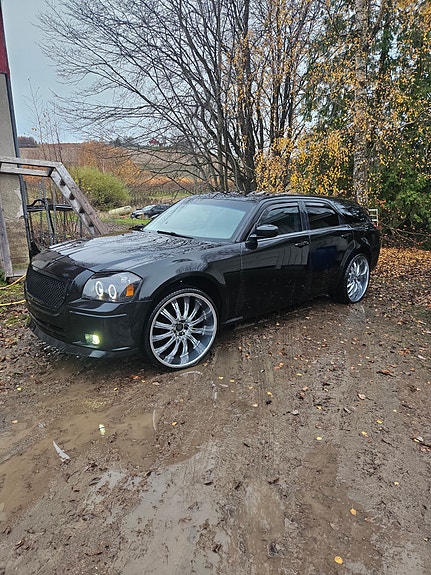 Dodge Magnum 24 of 30