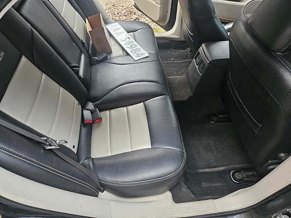 Dodge Magnum 28 of 30