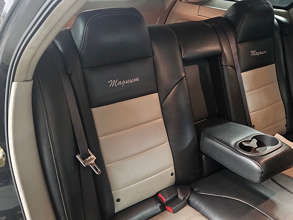 Dodge Magnum 7 of 30