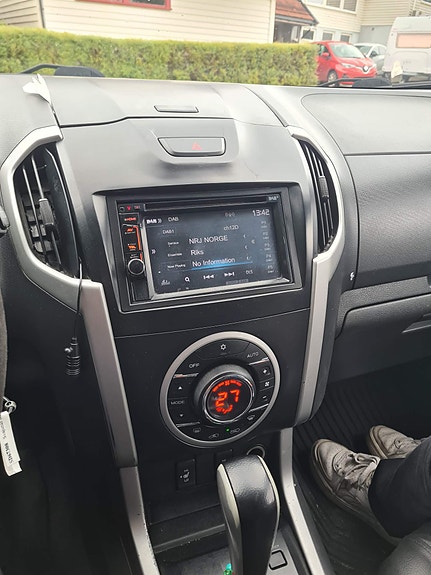 Isuzu D-max 7 of 8