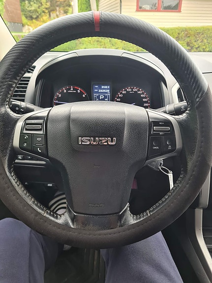 Isuzu D-max 4 of 8
