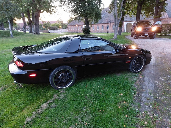 Chevrolet Camaro 3 of 9