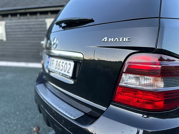 Mercedes-Benz ML320 6 of 17