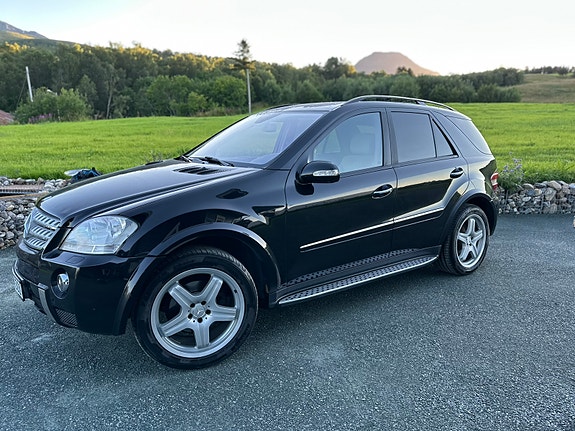 Mercedes-Benz ML320 4 of 17