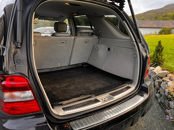 Mercedes-Benz ML320 16 of 17