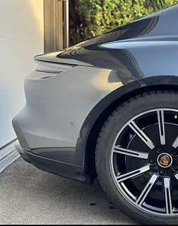 Porsche Taycan 10 of 11
