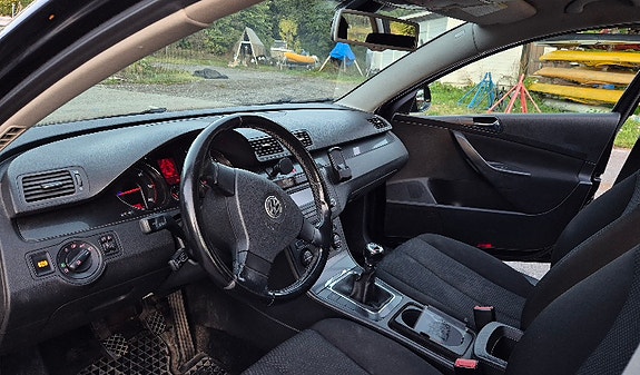 Volkswagen Passat 13 of 20