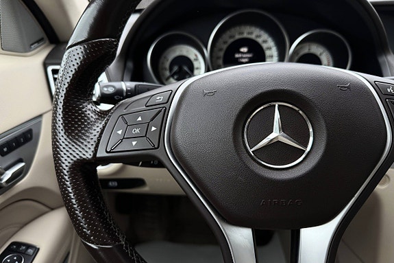 Mercedes-Benz E220 11 of 24