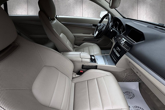 Mercedes-Benz E220 14 of 24