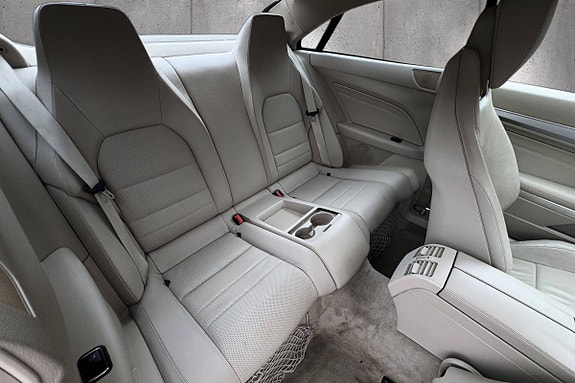 Mercedes-Benz E220 18 of 24