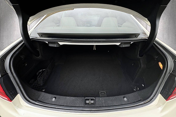 Mercedes-Benz E220 23 of 24