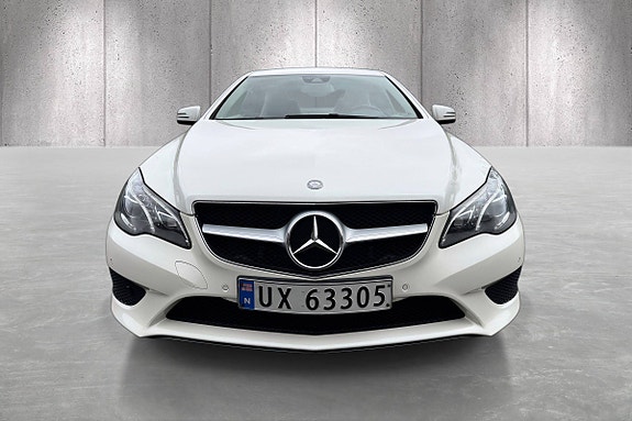 Mercedes-Benz E220 2 of 24