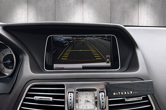Mercedes-Benz E220 21 of 24