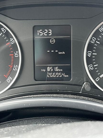 Skoda Octavia 2 of 3