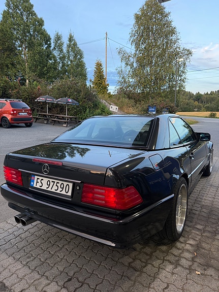 Mercedes-Benz 300 SL 3 of 8