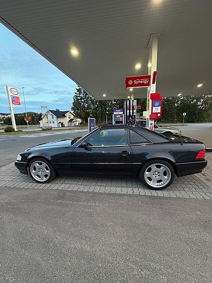 Mercedes-Benz 300 SL 4 of 8