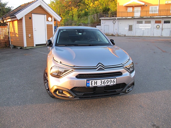 Citroen E-C4 X 14 of 18