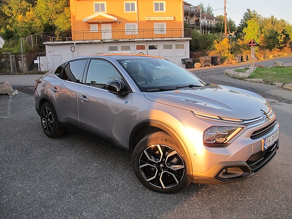Citroen E-C4 X 15 of 18