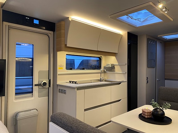Adria 573 PT 5 of 27
