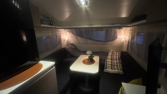 Adria Action 361 LH 14 of 29