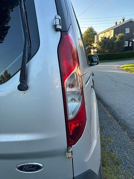 Ford Transit Connect 9 of 16
