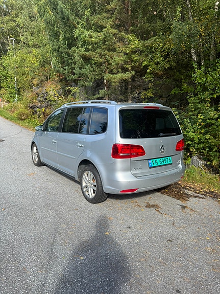 Volkswagen Touran 2 of 11