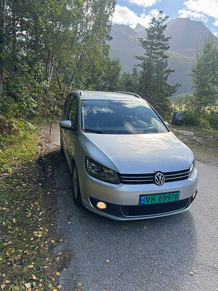 Volkswagen Touran 4 of 11