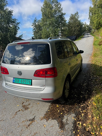 Volkswagen Touran 3 of 11