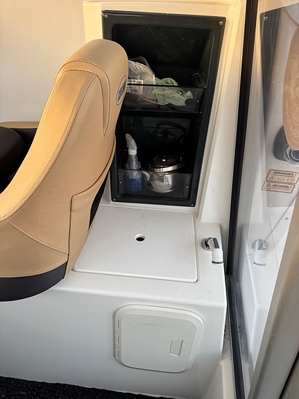 Askeladden P66 Pilothouse – Suzuki 140 hk – godt utstyrt. HØSTPRIS 9 of 17