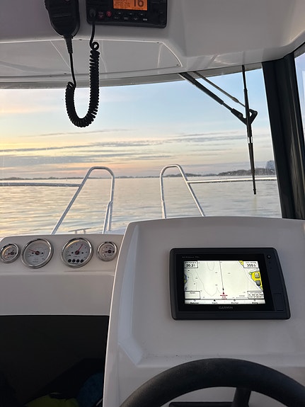 Askeladden P66 Pilothouse – Suzuki 140 hk – godt utstyrt. HØSTPRIS 6 of 17